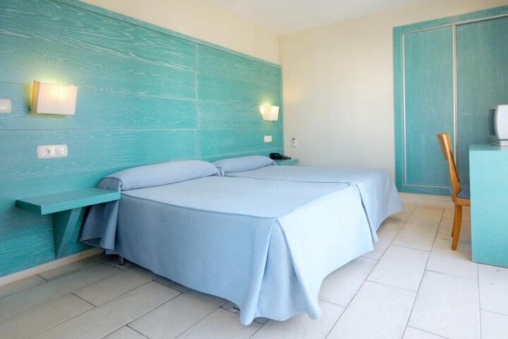 Room 12 of 53