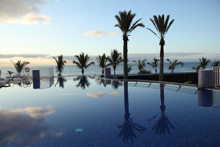 Hotel Pool