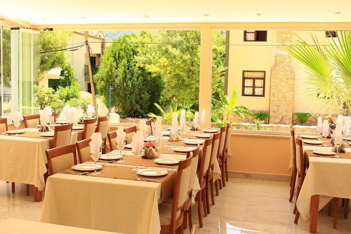 Dining Photos