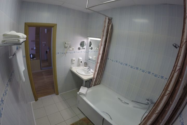 Room 60 of 82