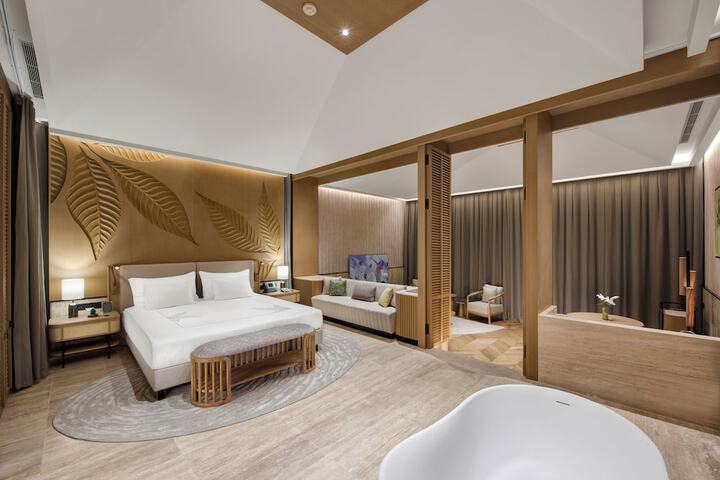 Room 3 of 108
