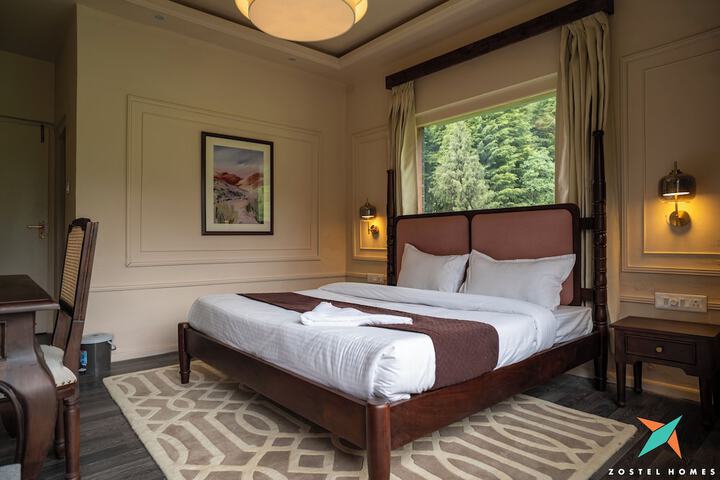 Room 9 of 39