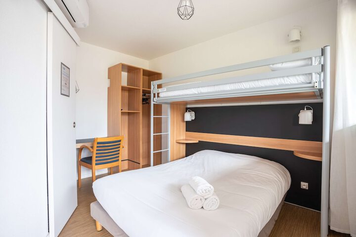 Room 46 of 128