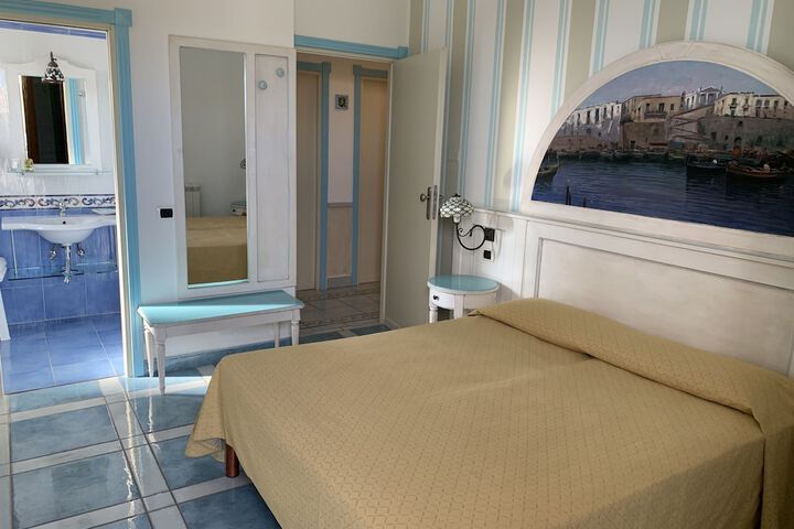 Room 2 of 35