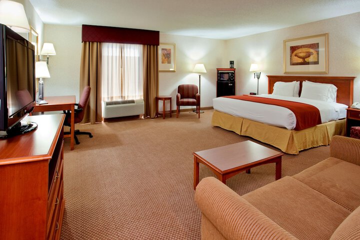 1 King Bed Accessible (4 of 8)
