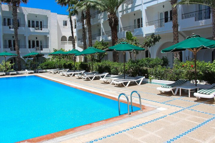 Pools & Facilities