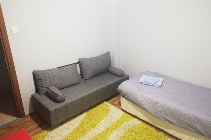 Room 5 of 19