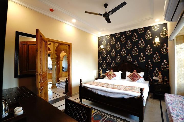 Room 3 of 17