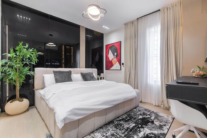 Room 10 of 27