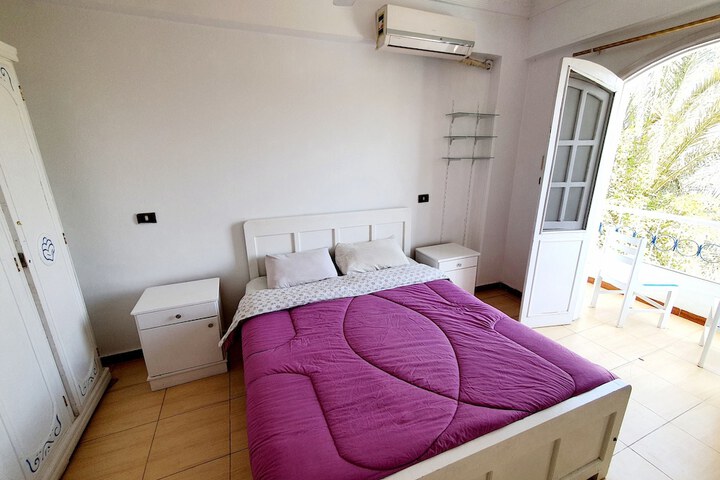 Room 30 of 151
