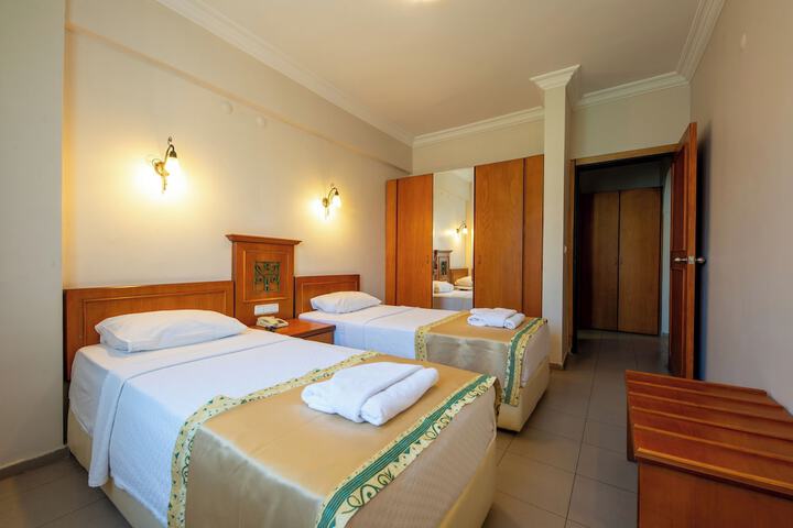Room 10 of 23