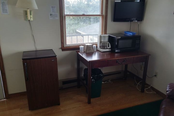 Room 9 of 104