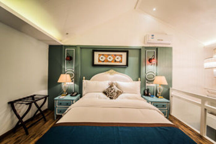 Room 80 of 108
