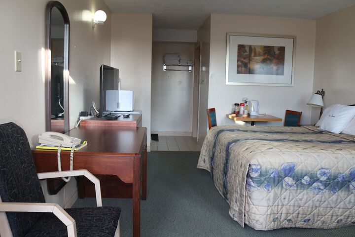 Room 4 of 59