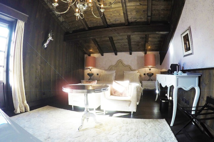 Room 12 of 49
