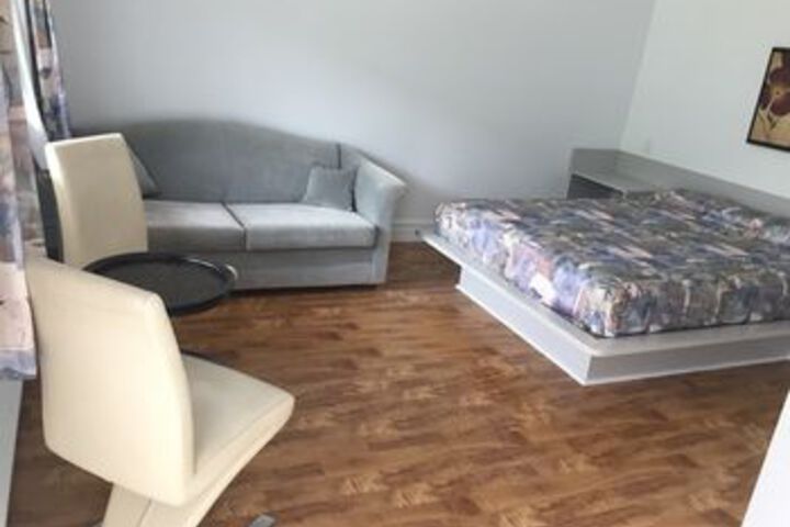 Room 12 of 22