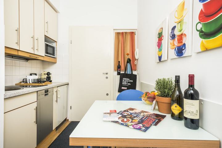 Room 28 of 235