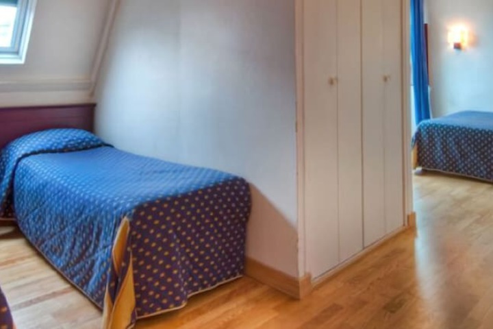 Room 15 of 46