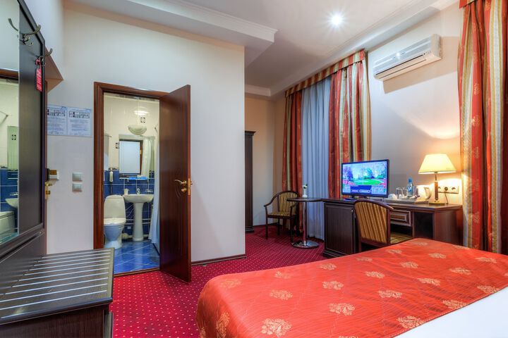 Room 15 of 54