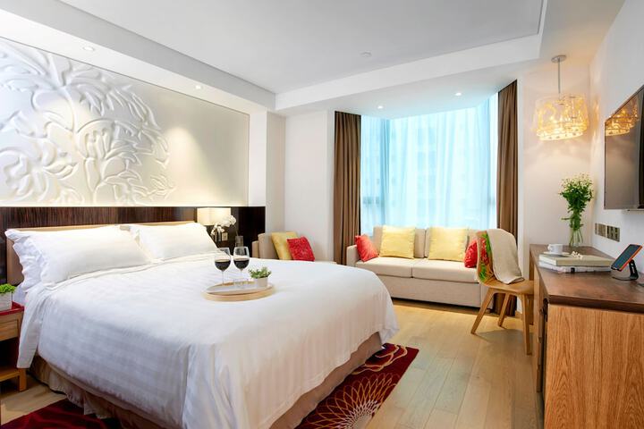 Room 3 of 103