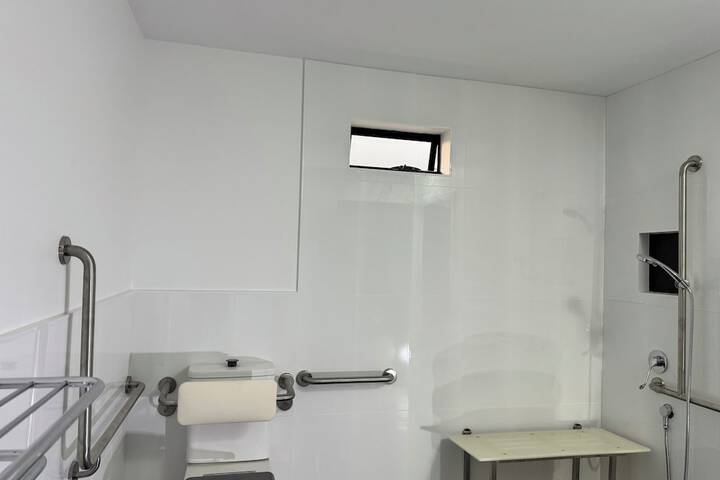 Room 11 of 20