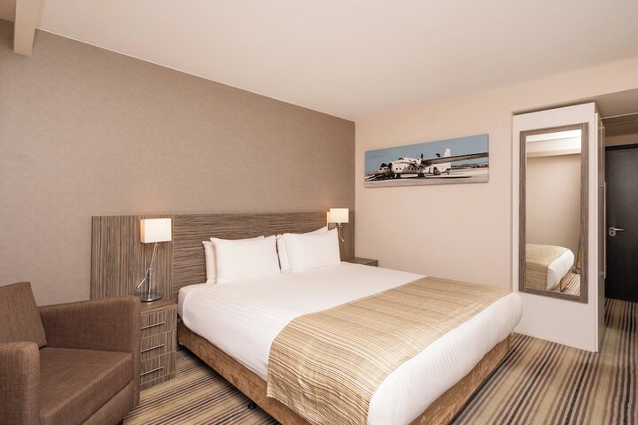 Room 19 of 177