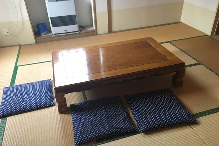 Room 8 of 31
