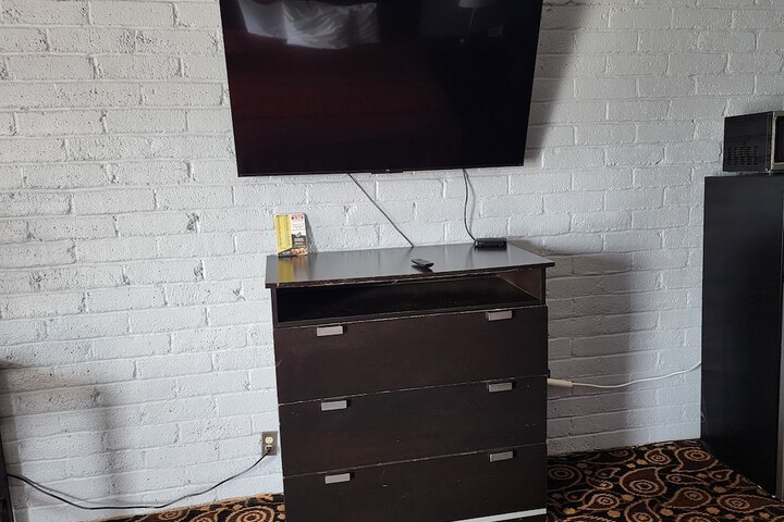 Room 9 of 23