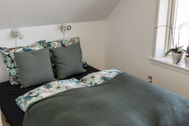 Room 5 of 17