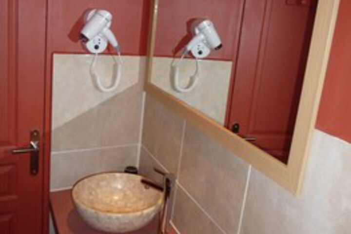 Room 5 of 27