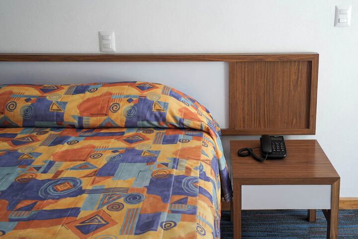 Room 13 of 42