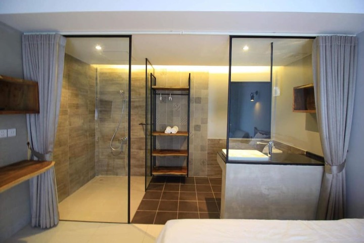 Room 22 of 48