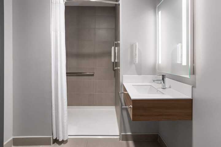Room 30 of 41