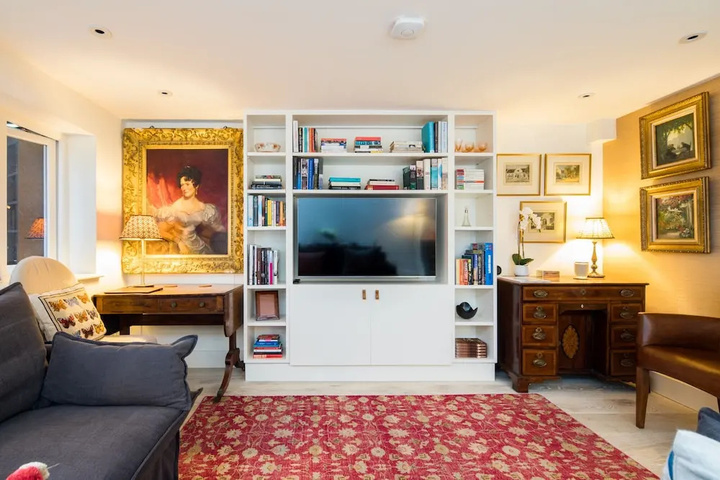 Room 5 of 20