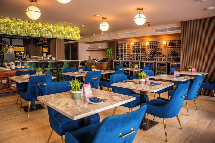 restaurant cafeteria