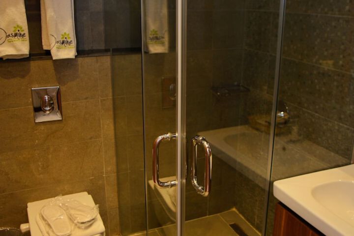 Room 107 of 158
