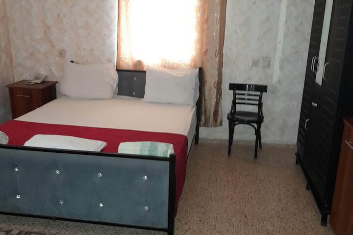 Room 14 of 87