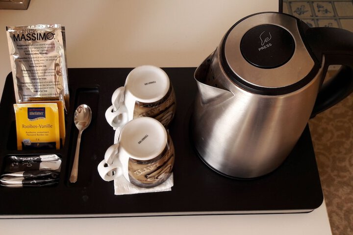 Breakfast/Coffee Service 20 of 33