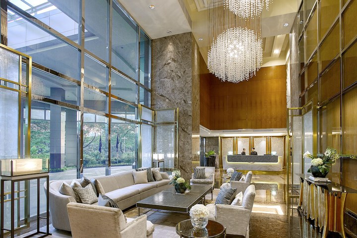 Entrance & Lobby
