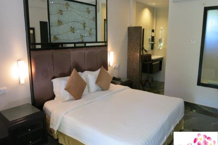 Room 6 of 52