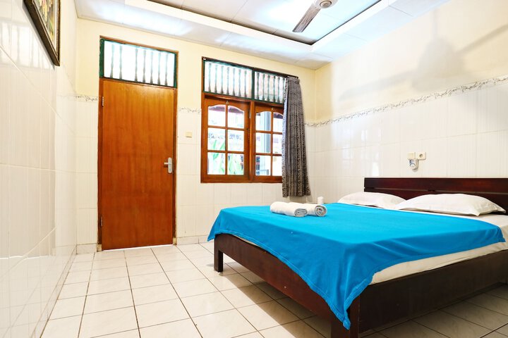 Room 9 of 63
