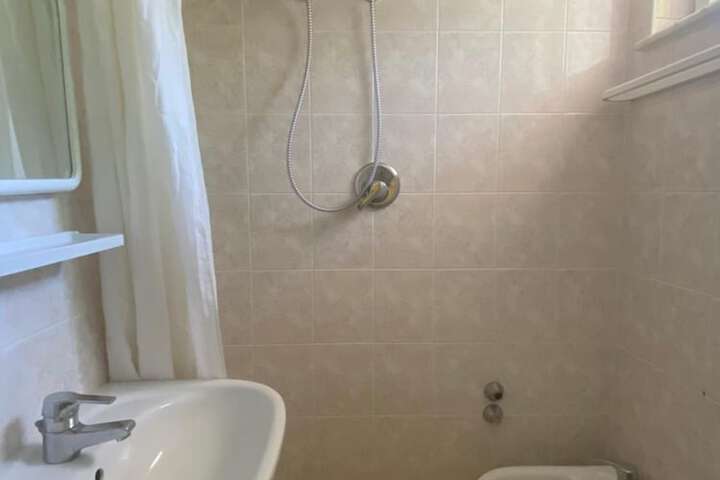 Room 34 of 62