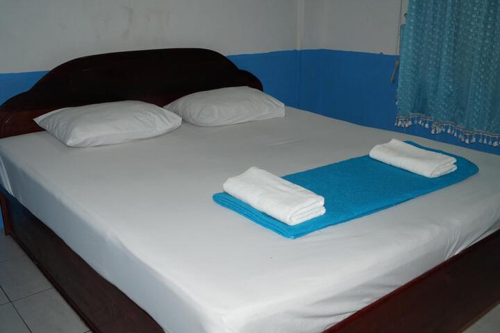 Room 3 of 6