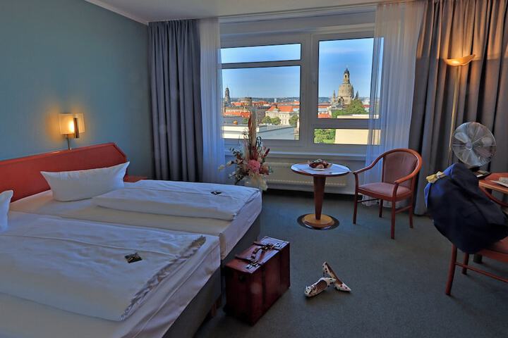 Room 15 of 60