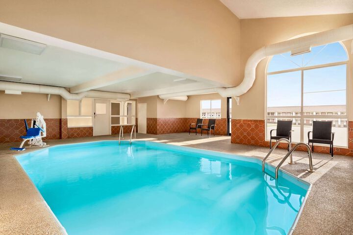 Pool 23 of 29