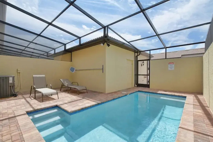 Pool 15 of 35