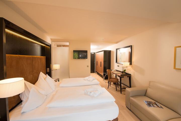 Room 9 of 44