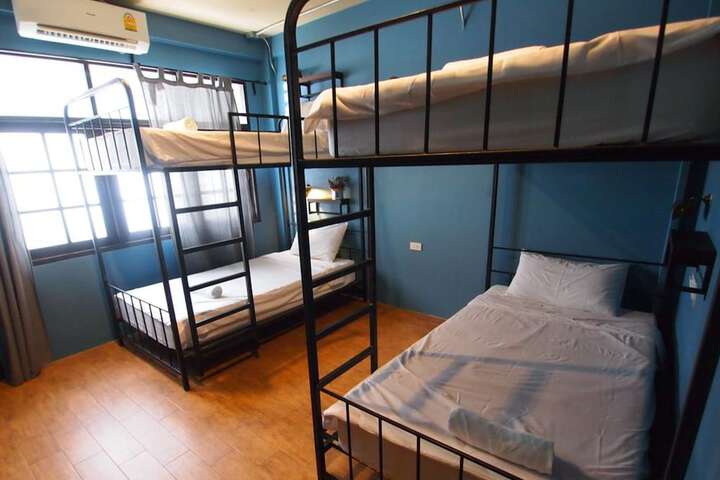Room 25 of 39