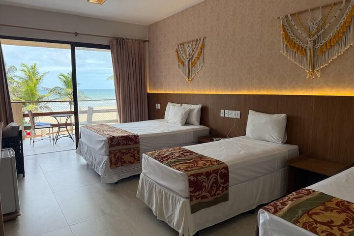 Room 32 of 102