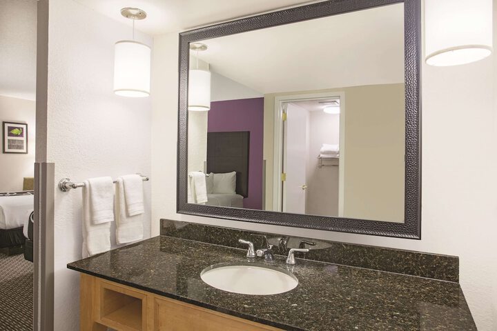 1 King Bed Executive Room (5 of 10)
